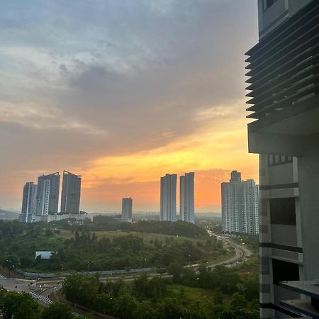 D Bunga مسلم Homestay Pool View Legoland Nusajaya Nusajaya  Exterior foto