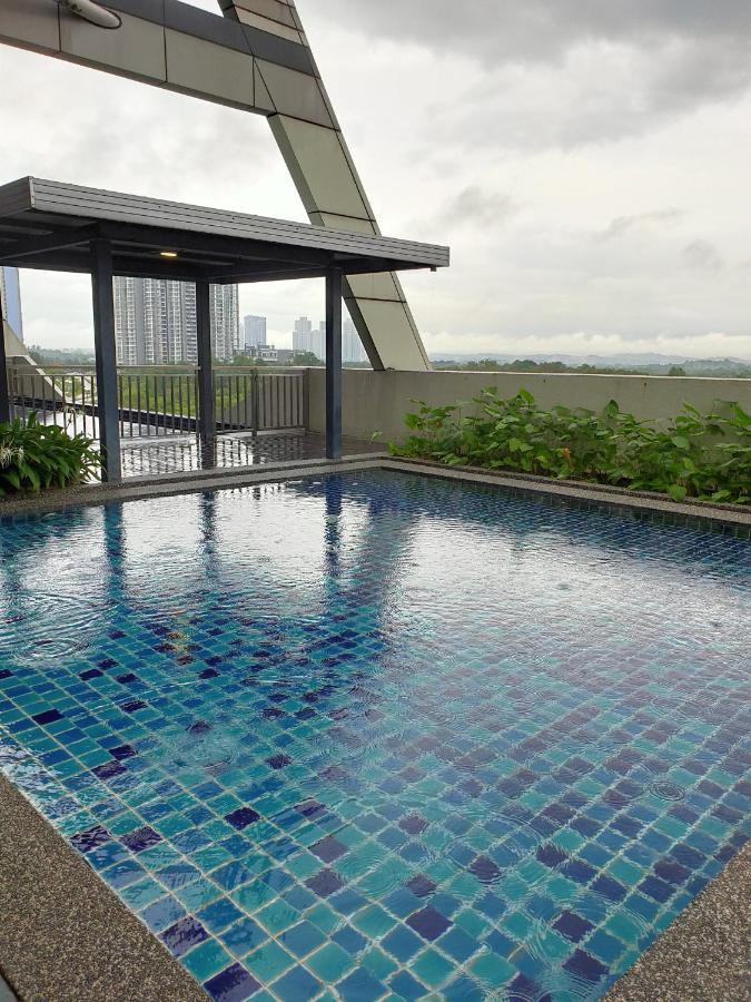 D Bunga 1 Moslim Homestay Pool View Legoland Nusajaya Nusajaya  Exterior foto