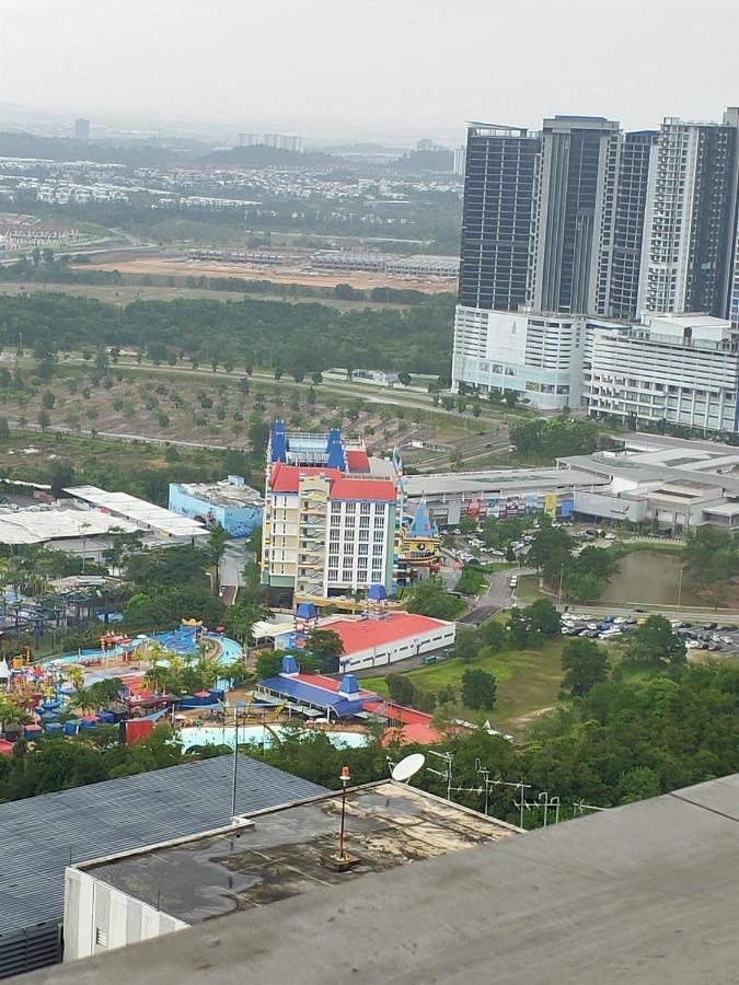 D Bunga مسلم Homestay Pool View Legoland Nusajaya Nusajaya  Exterior foto